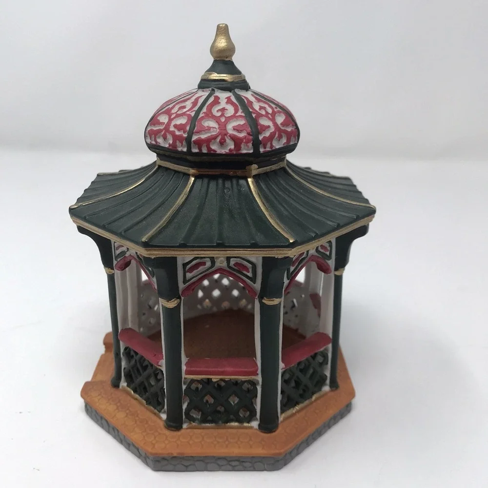 VTG‎ 1996 LEMAX Village Collection Porcelain Victorian Gazebo Box No light Cord